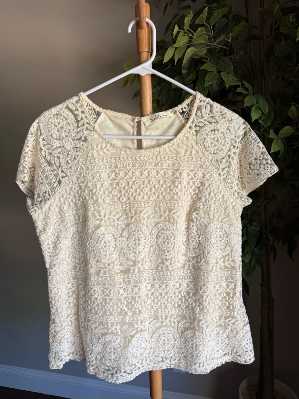 Solitaire Ivory Embroidered Lace Short Sleeve Blouse Women’s Large - Picture 2 of 6